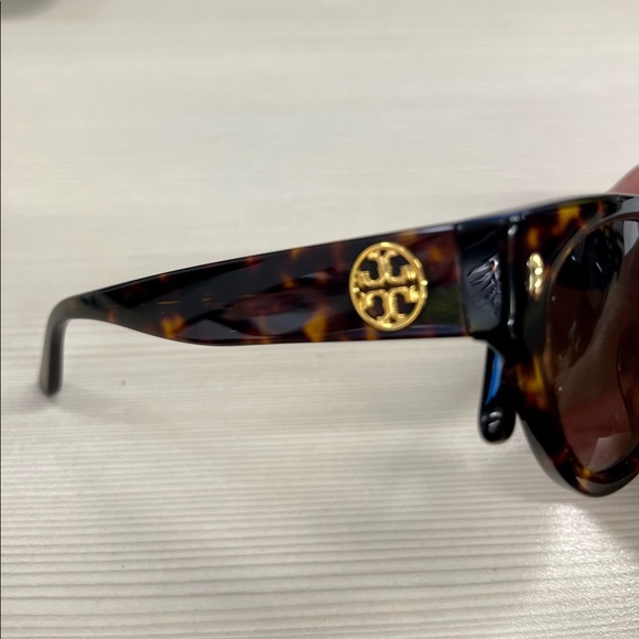 TY 7168 Sunglasses - Picture 3 of 4